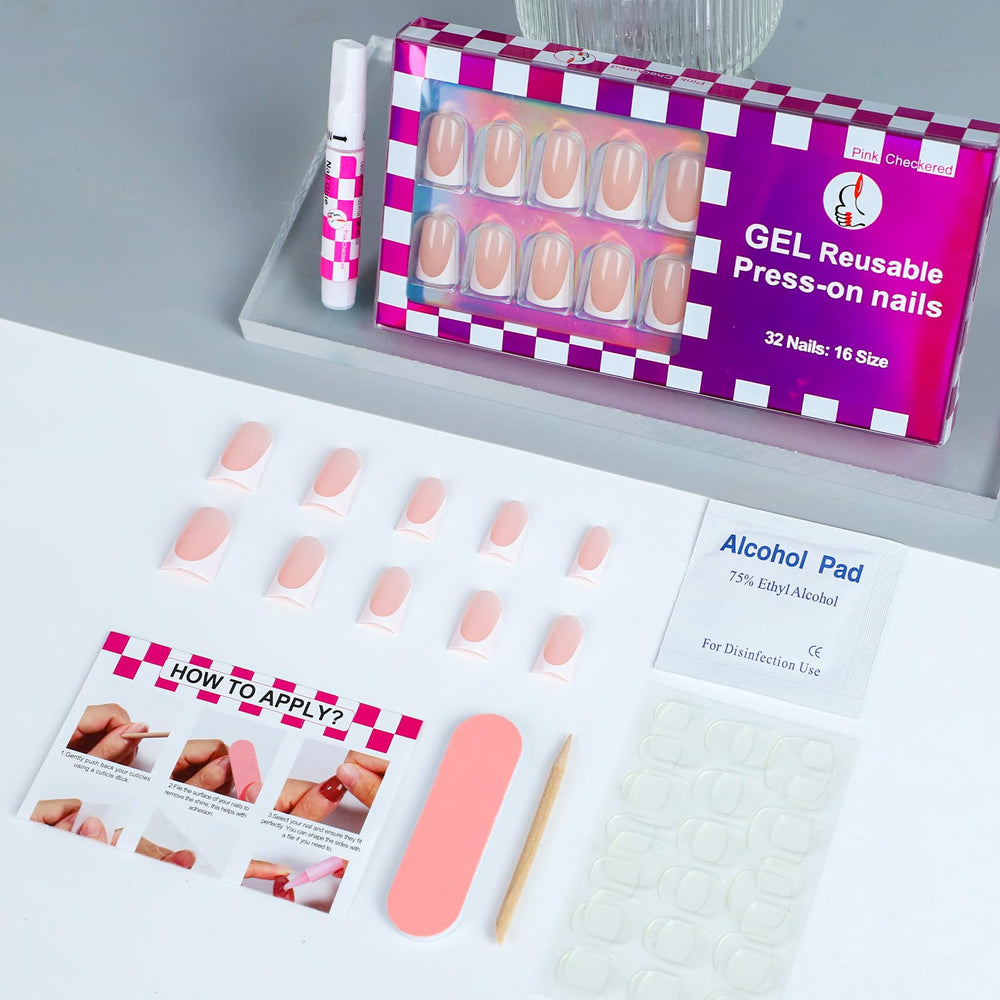 Anyos palillo cutícula y alcohol para preparar las uñas.