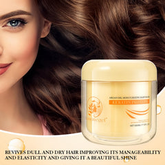 Aomimegel mask being dispensed onto damp hair for even coverage