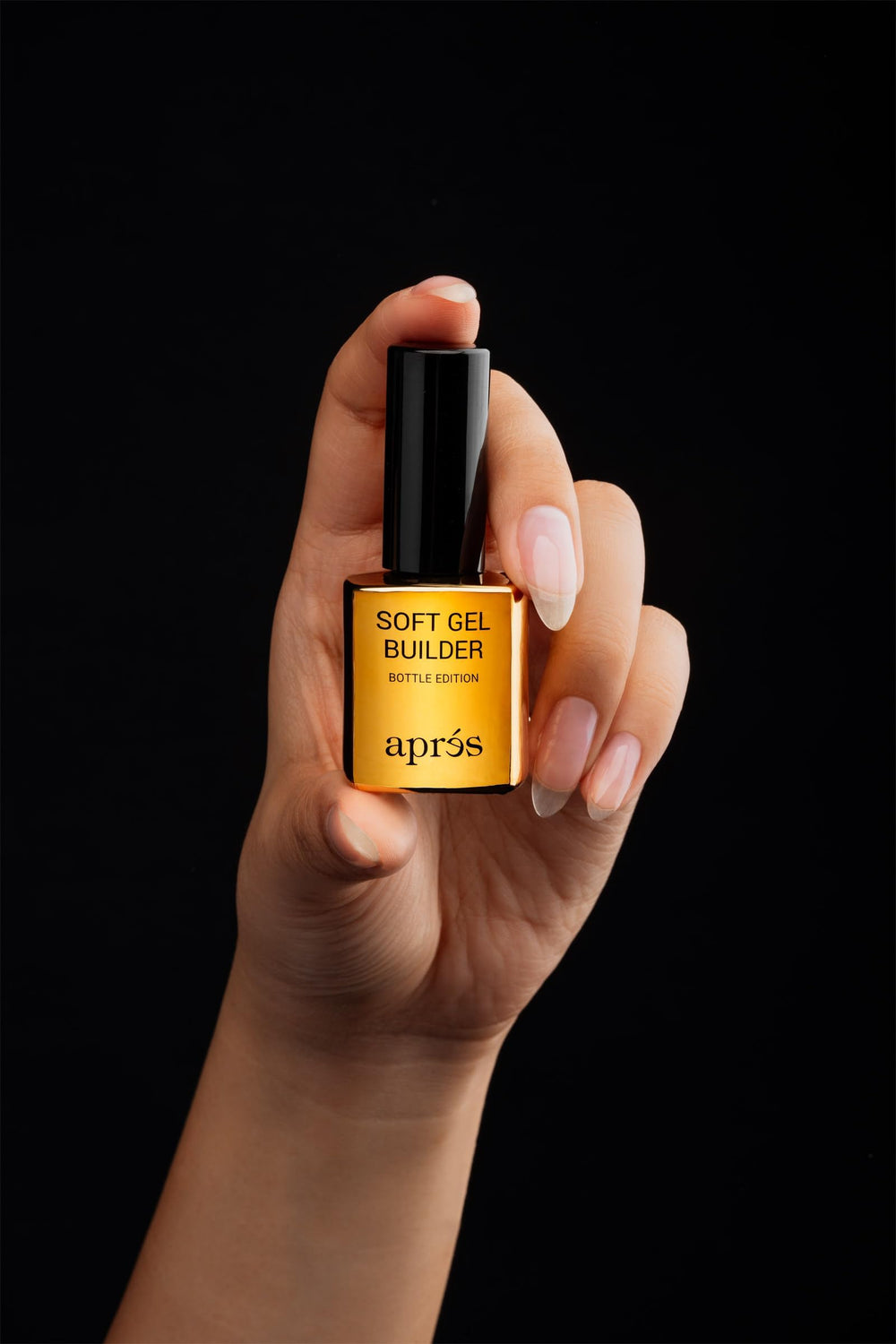 APRÉS Soft Gel Builder natural nail overlay demonstrating added strength