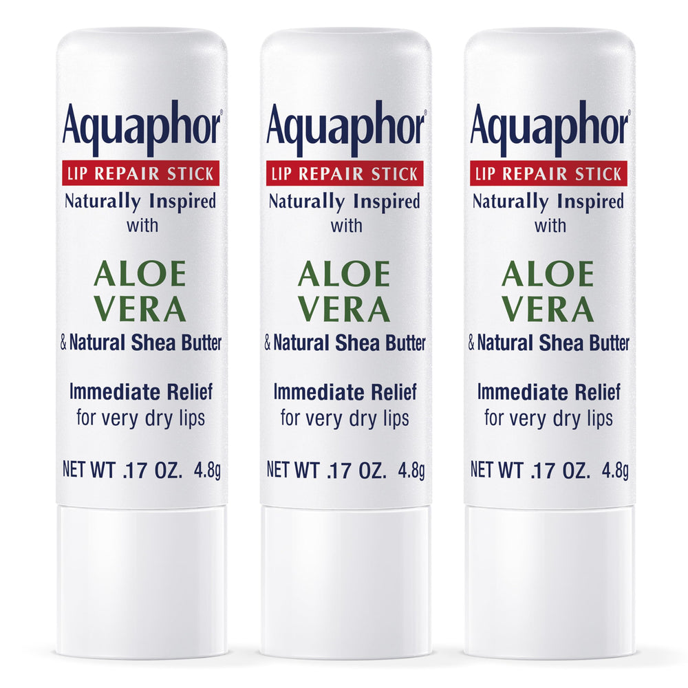 La barrita reparadora Aquaphor inspirada naturalmente con aloe vera para labios secos.