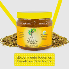 Aplicación suave del gel de linaza de Arbol Verde para peinados naturales.