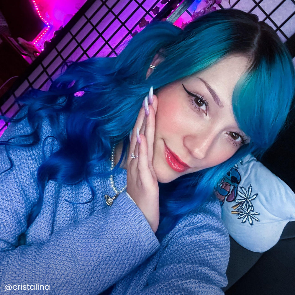 ARCTIC FOX Aquamarine swatches on pre-lightened hair reveal vibrant results.
