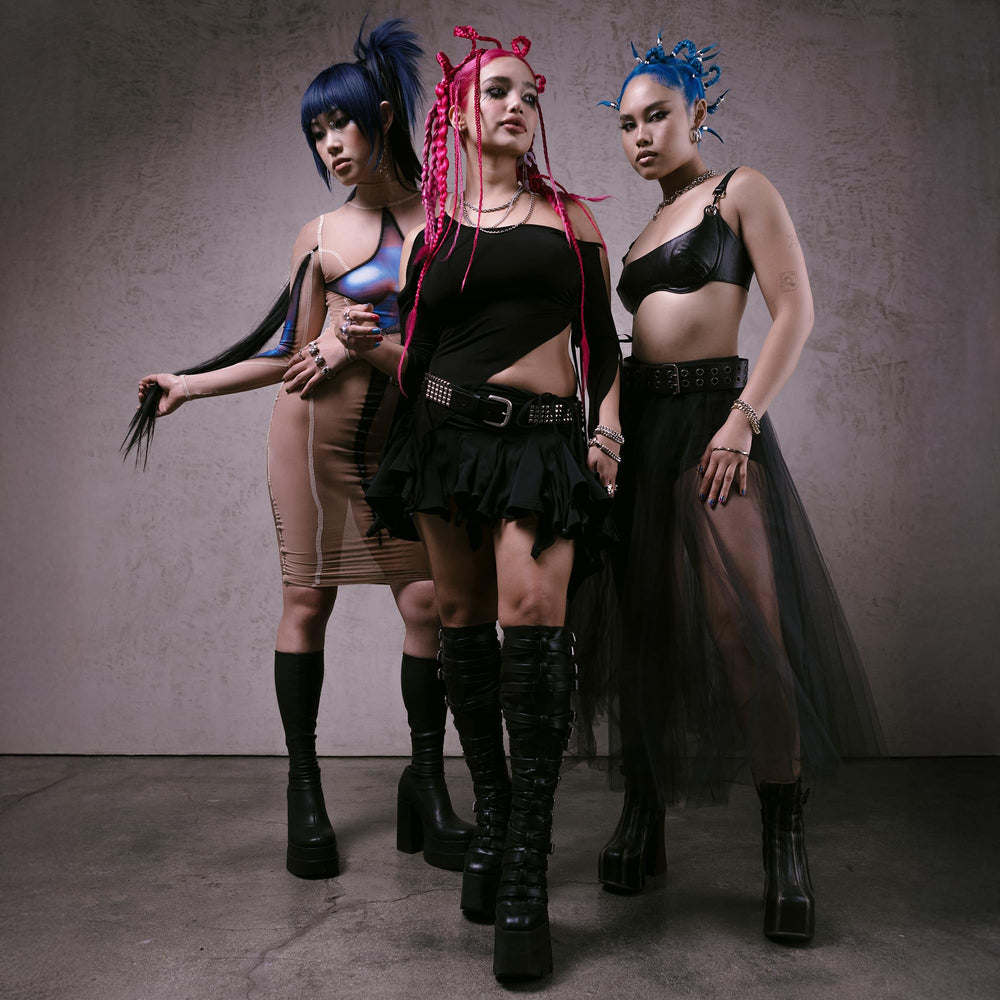 Arctic Fox Arcane blue dye swatch on light hair displays vibrant payoff.
