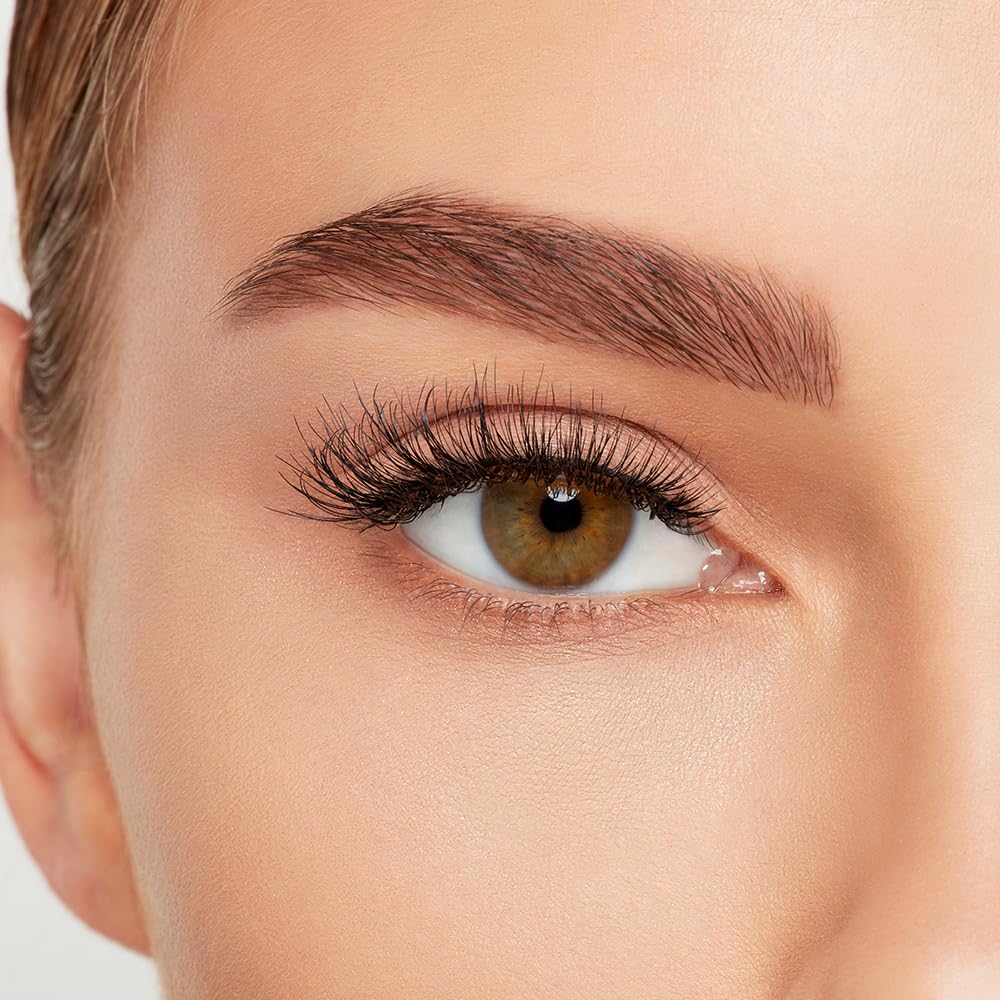 Ardell Naked Lashes 424 Easy application band for quick wear.