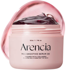 Arencia Serum Nocturno Rojo Batido aplicado en la piel para brillo nocturno.