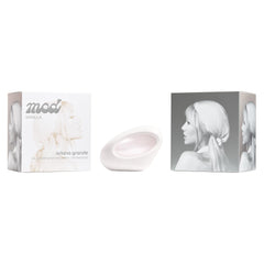 Ariana Grande MOD Vanilla bottle close-up highlights vanilla and cocoa warmth for evenings.