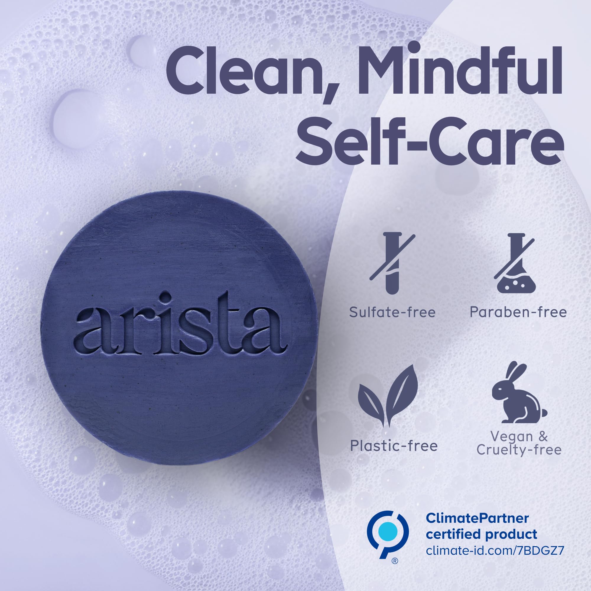 Espuma lujosa Arista Ayurveda limpia profundamente sin dejar residuos.