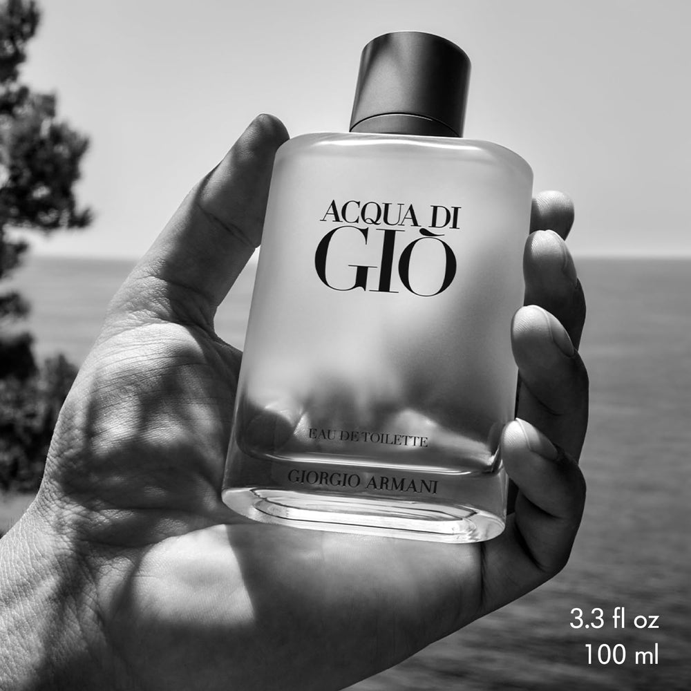 Armani Beauty Acqua di Gio atomizer spray demonstrates easy, even application.