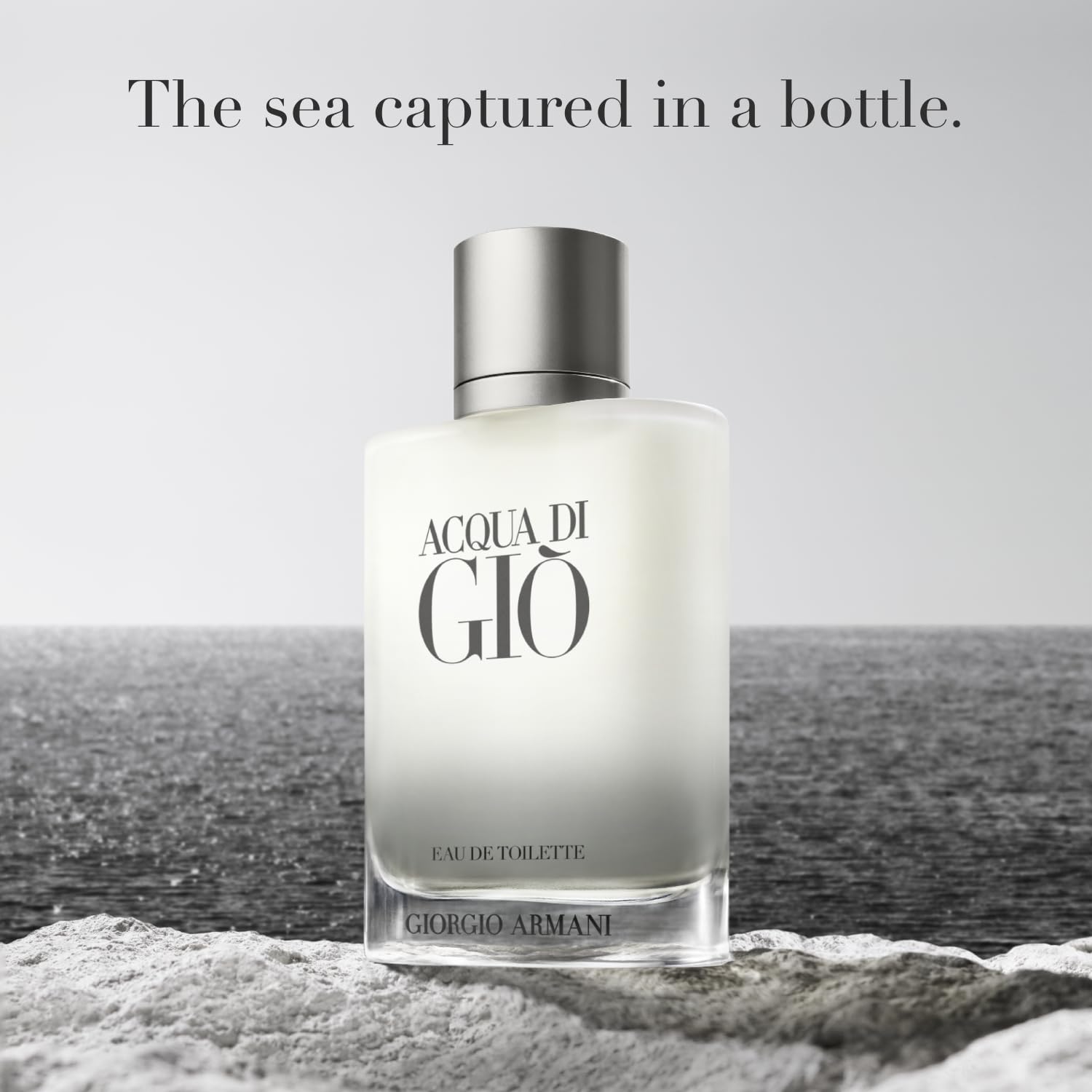 Armani Beauty Acqua di Gio cap closeup emphasizes luxe finish and lasting impression.