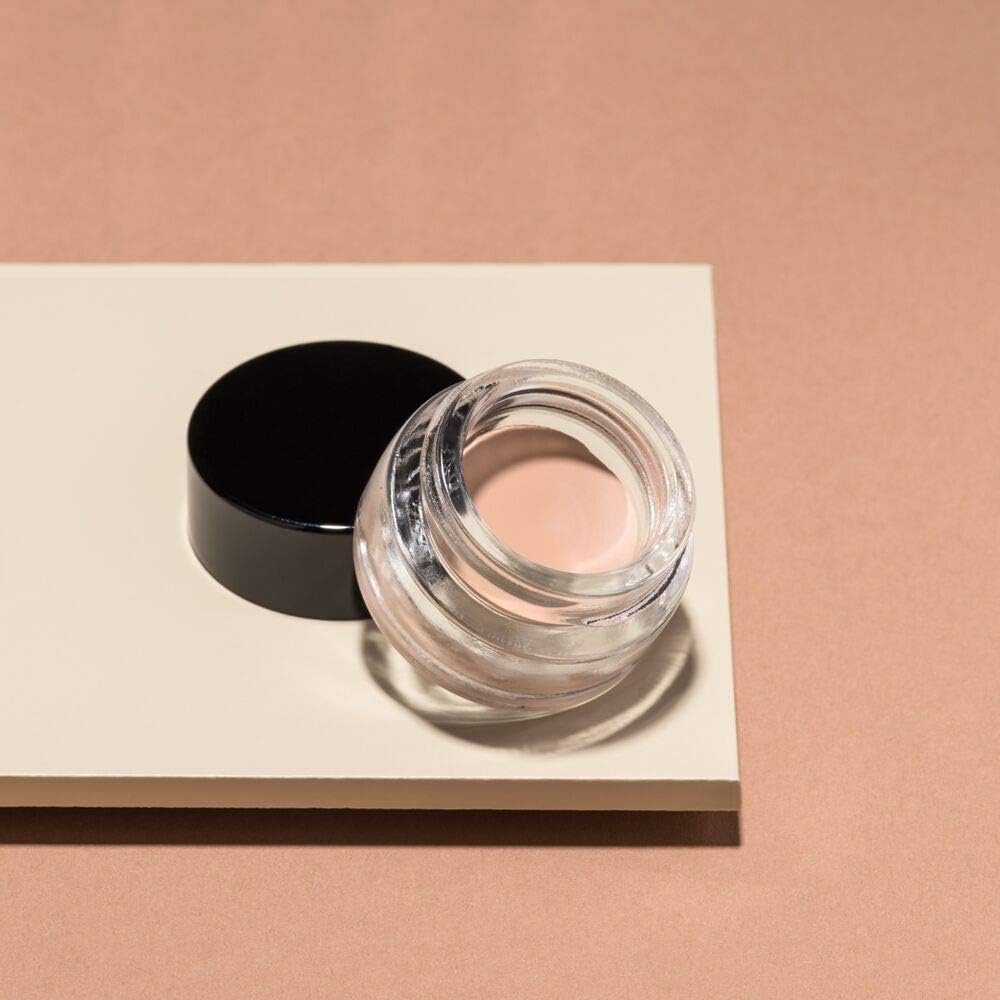 ARTDECO All In One Eye Primer, textura mate-cremosa facilita un acabado natural.