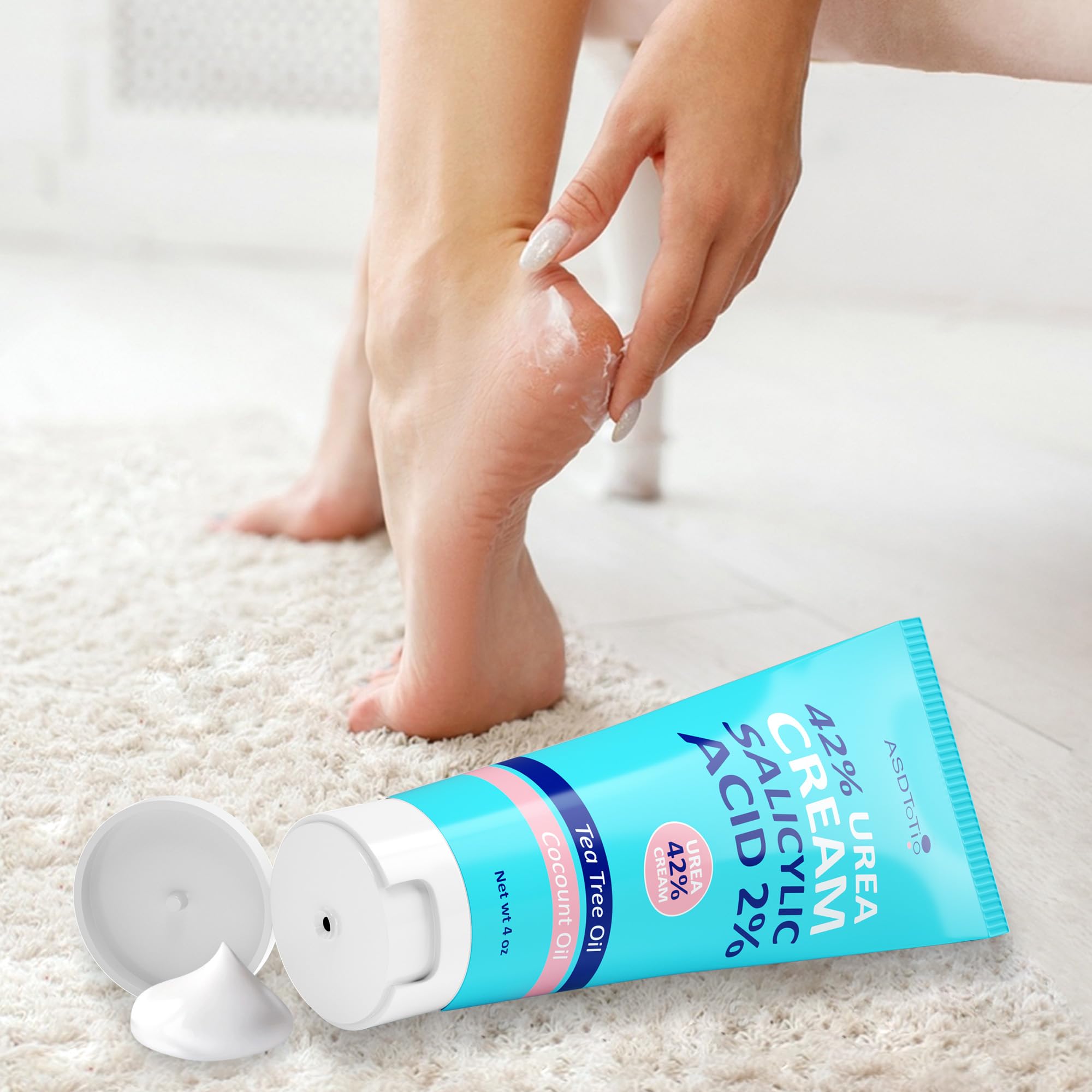 ASDToTio Crema 42% ayuda a suavizar talones, pies y rodillas.