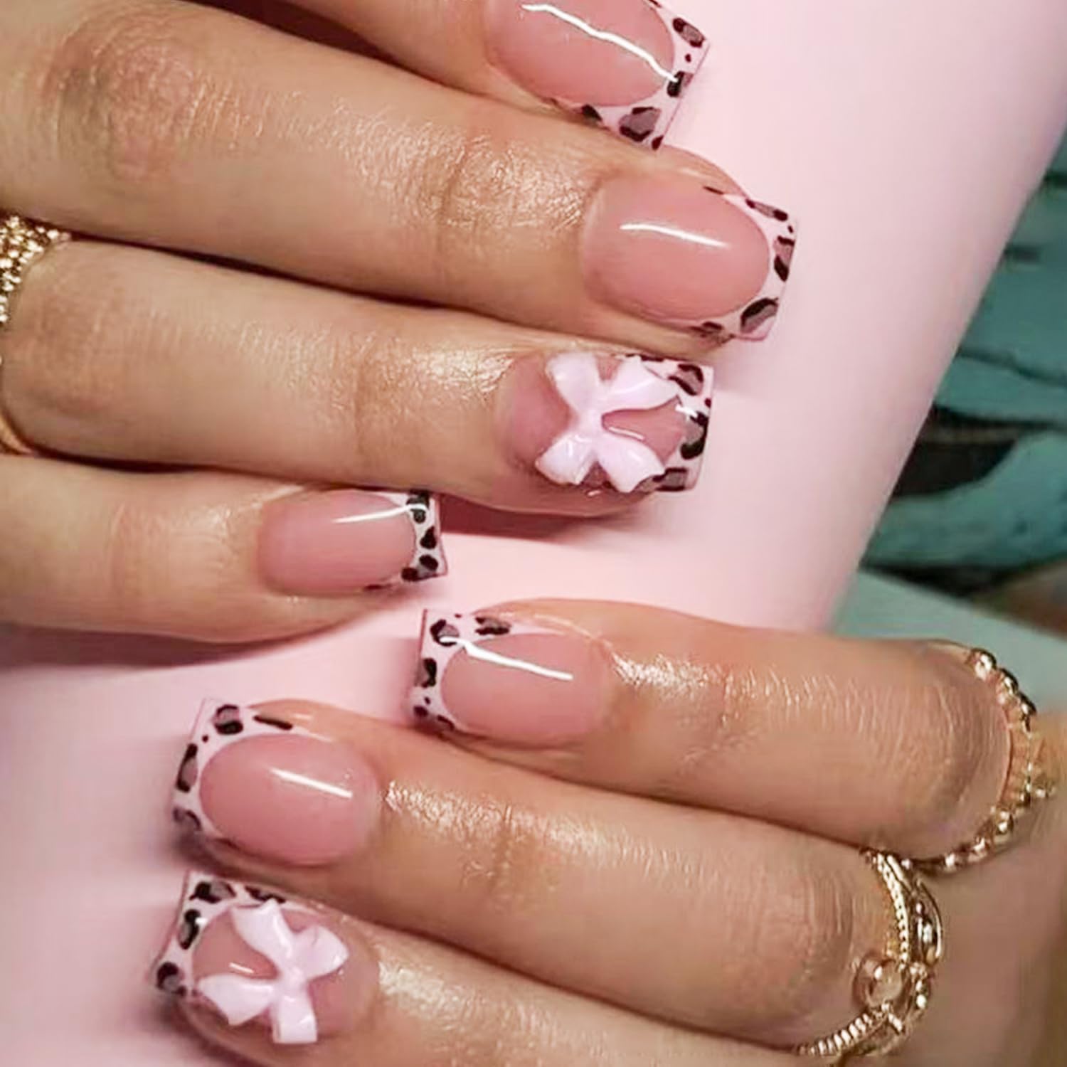 Ashowner tiras adhesivas para fijación rápida de uñas.