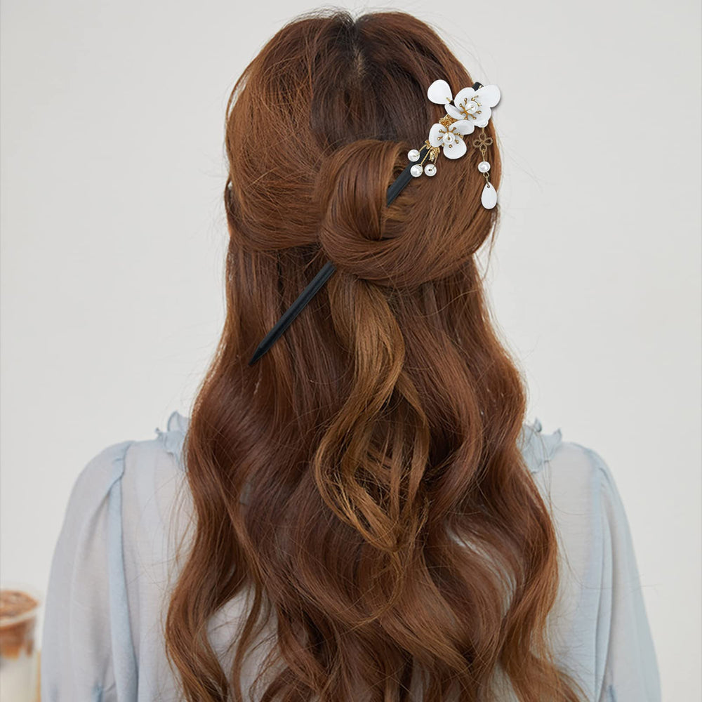 Aswewamt long-hair pin set in wood for daily wear