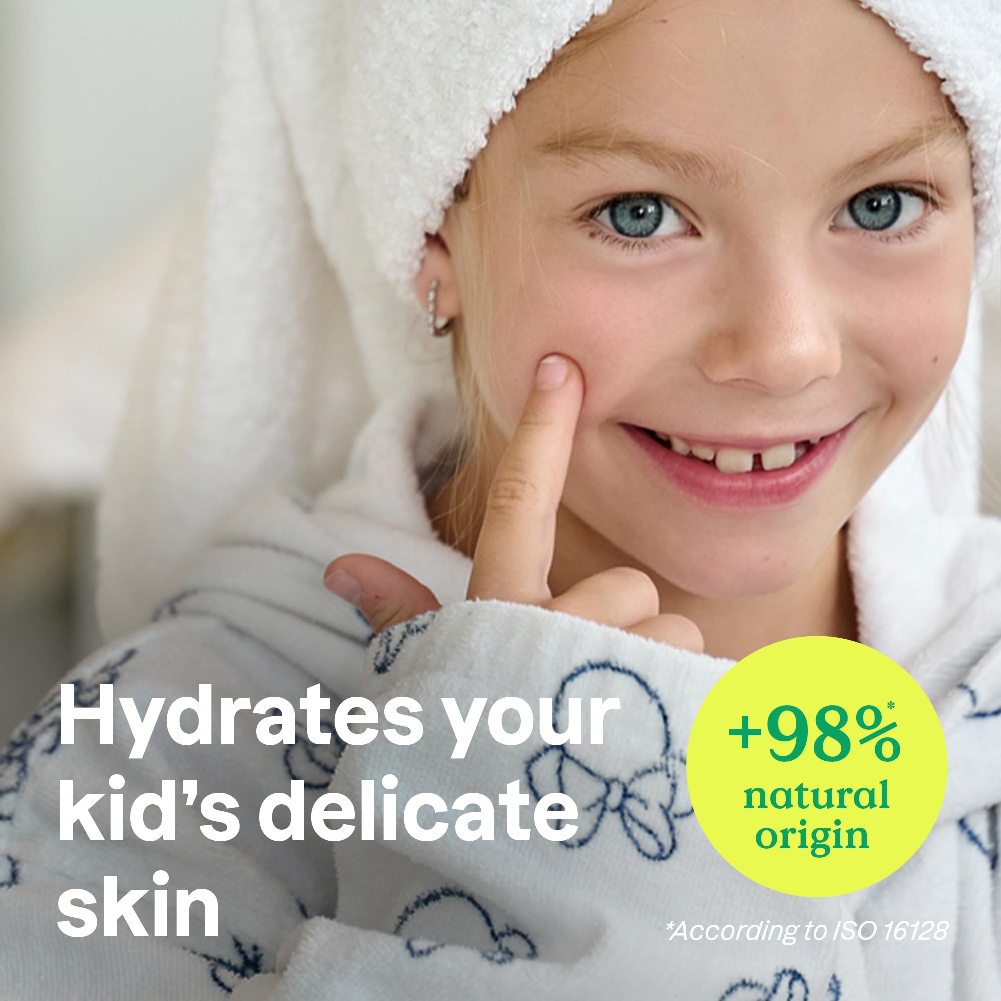 ATTITUDE crema infantil con hoja de arándano para piel seca y calmada.