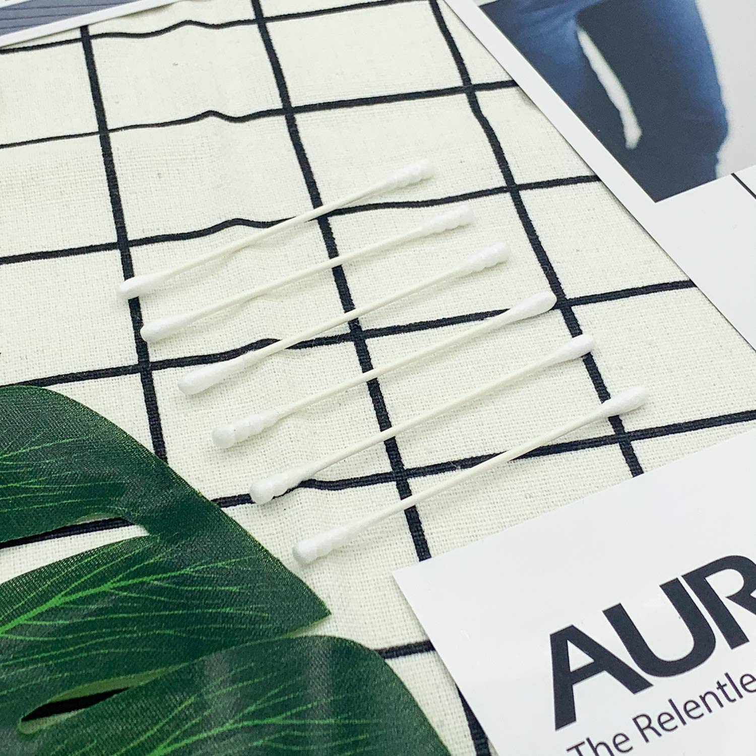 AURASIN makeup application and removal with multi-use swabs