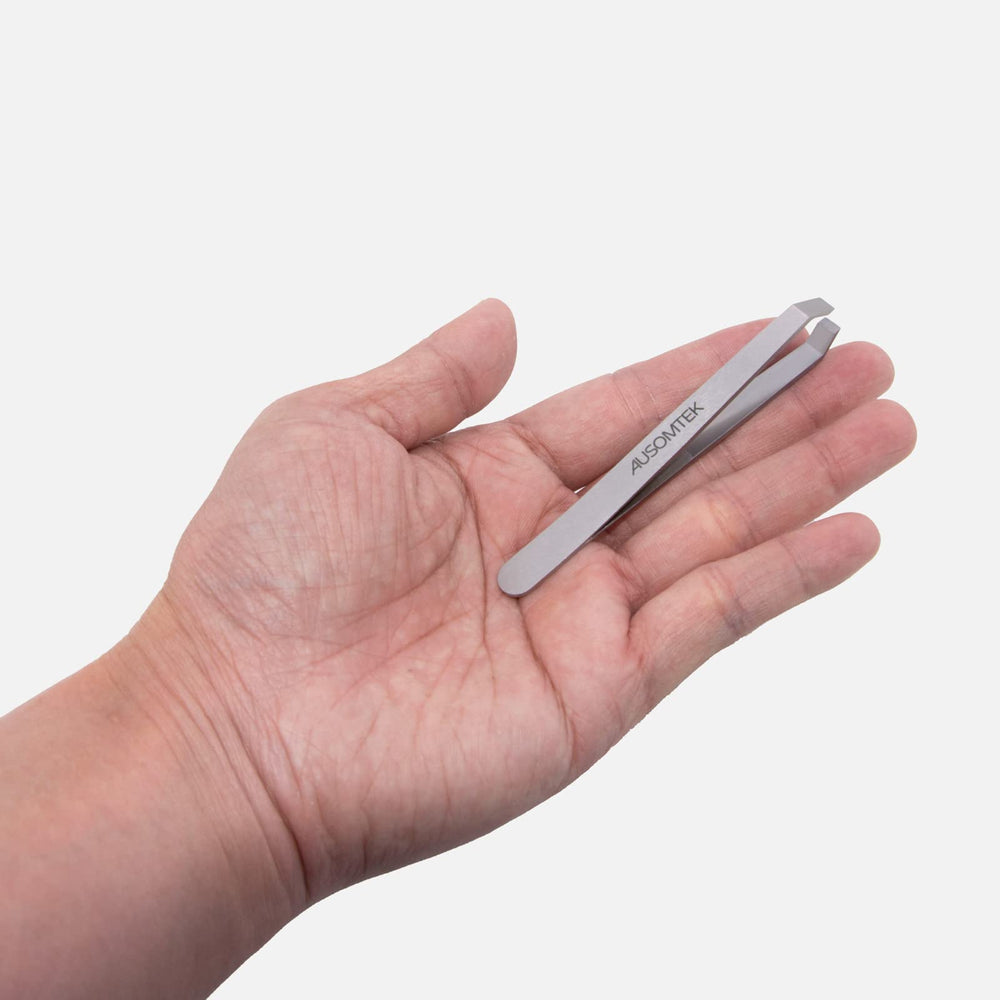 Ausomtek compact and lightweight design fits in purses or pockets.