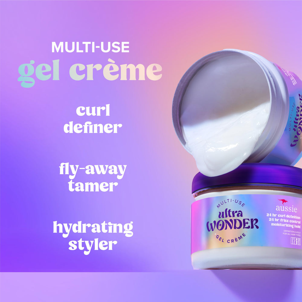 Textura gel-crema de Aussie Ultra Wonder permite definición y hidratación en cada rizo.