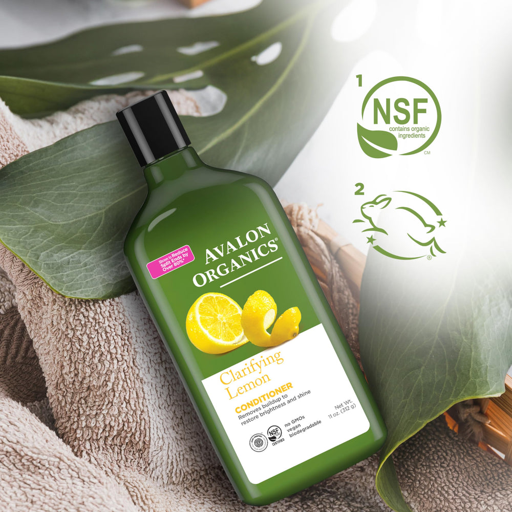 Aroma cítrico refrescante del acondicionador Avalon Organics para ducha revitalizante.