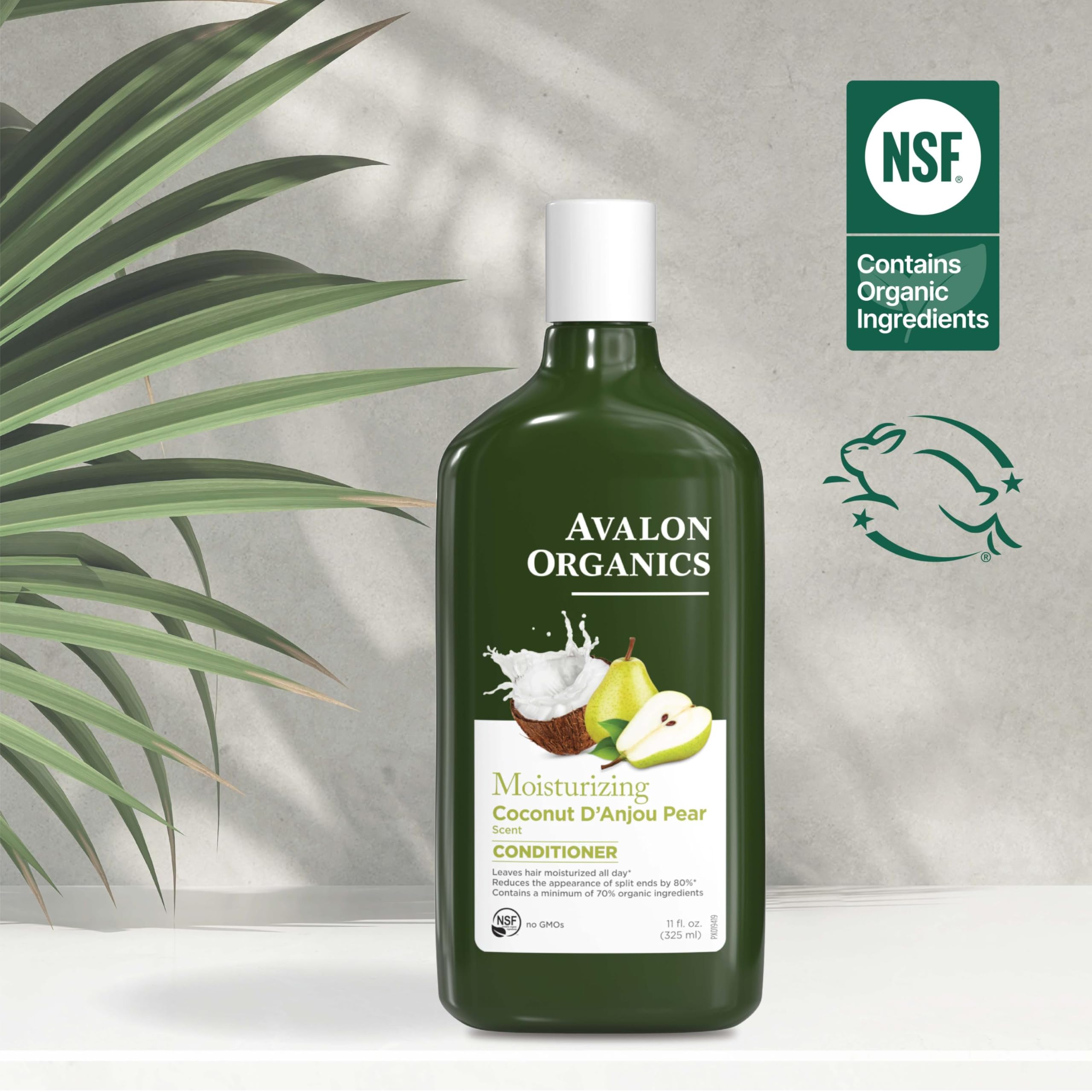 Aplicación suave del acondicionador en las manos con Avalon Organics Coco Pera