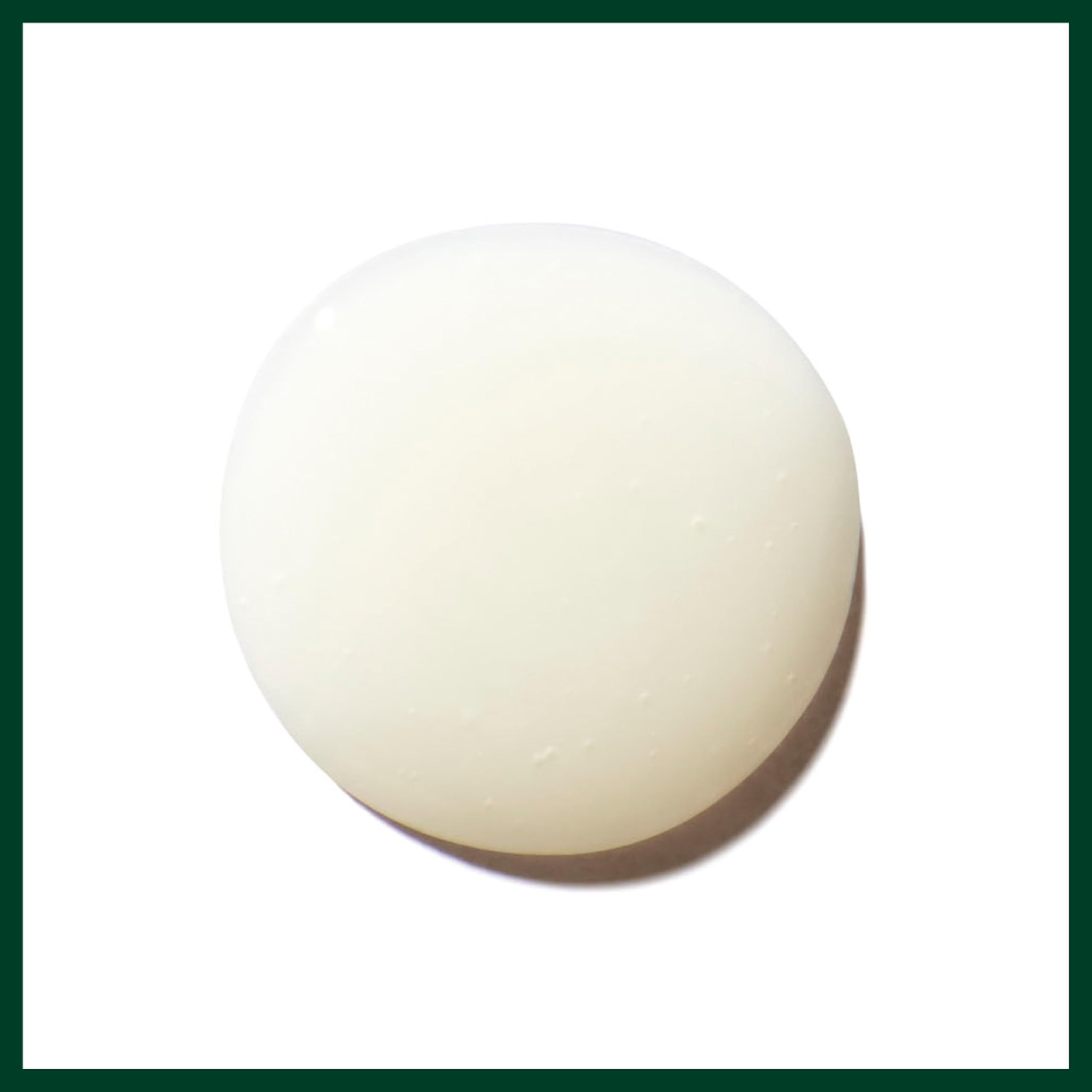 Citrus-scented Be Curly primer provides a refreshing Pure-Fume aroma.