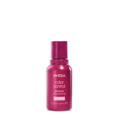 Aveda Color Control Rich Shampoo protege el color en cabello teñido.