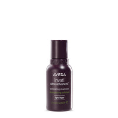 Aveda Invati Ultra Exfoliante Champú Ligero purifica el cuero cabelludo.