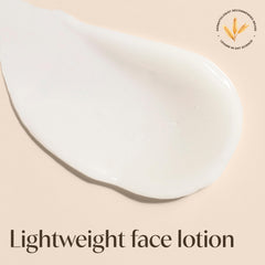 Aplicación de textura ligera de Aveeno en el rostro para hidratación rápida.