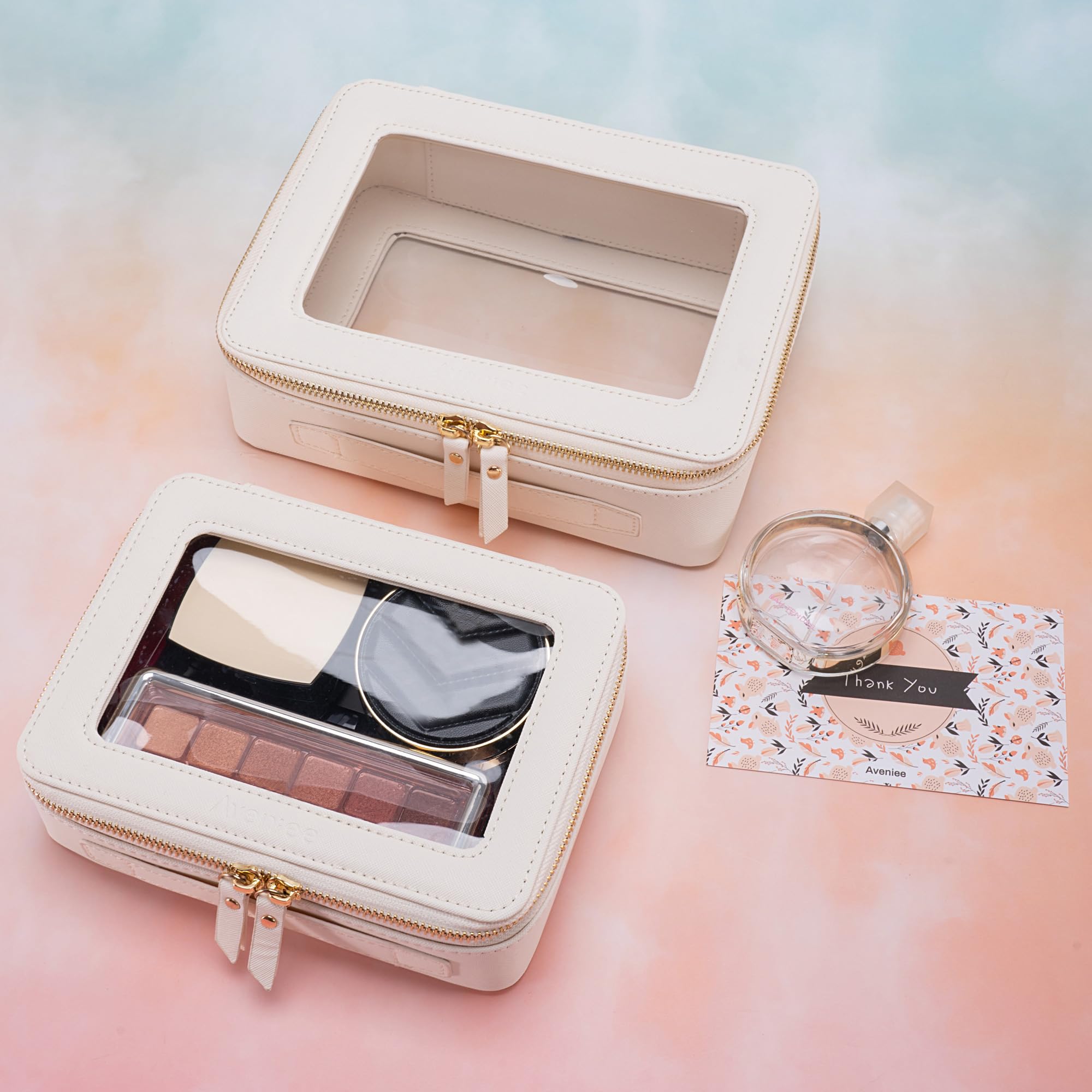Aveniee Premium saffiano PU leather adds lasting structure and luxury.