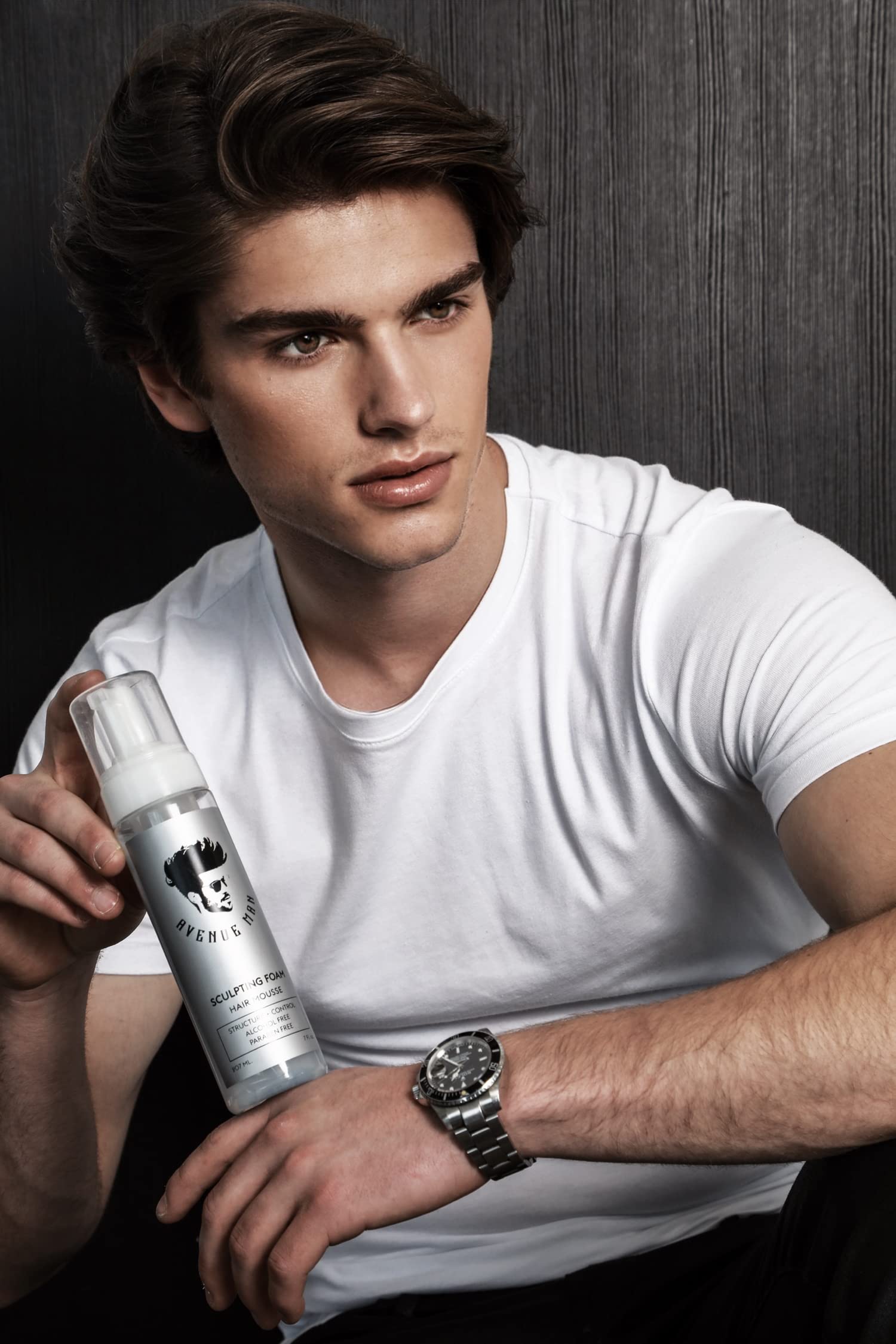 Avenue Man Espuma Modeladora facilita aplicación rápida y secado.