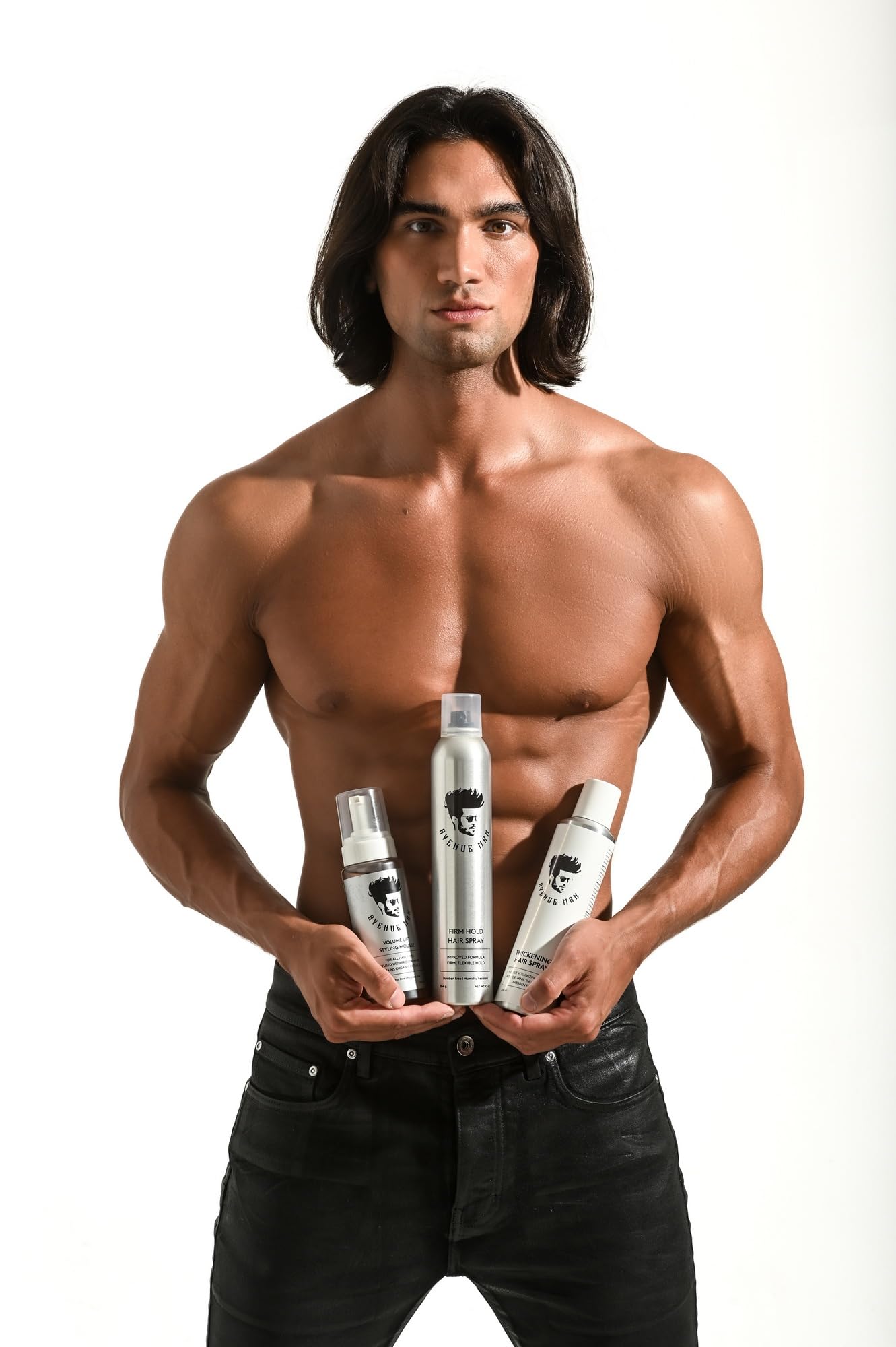 Mousse resiste la humedad para peinados duraderos de Avenue Man.