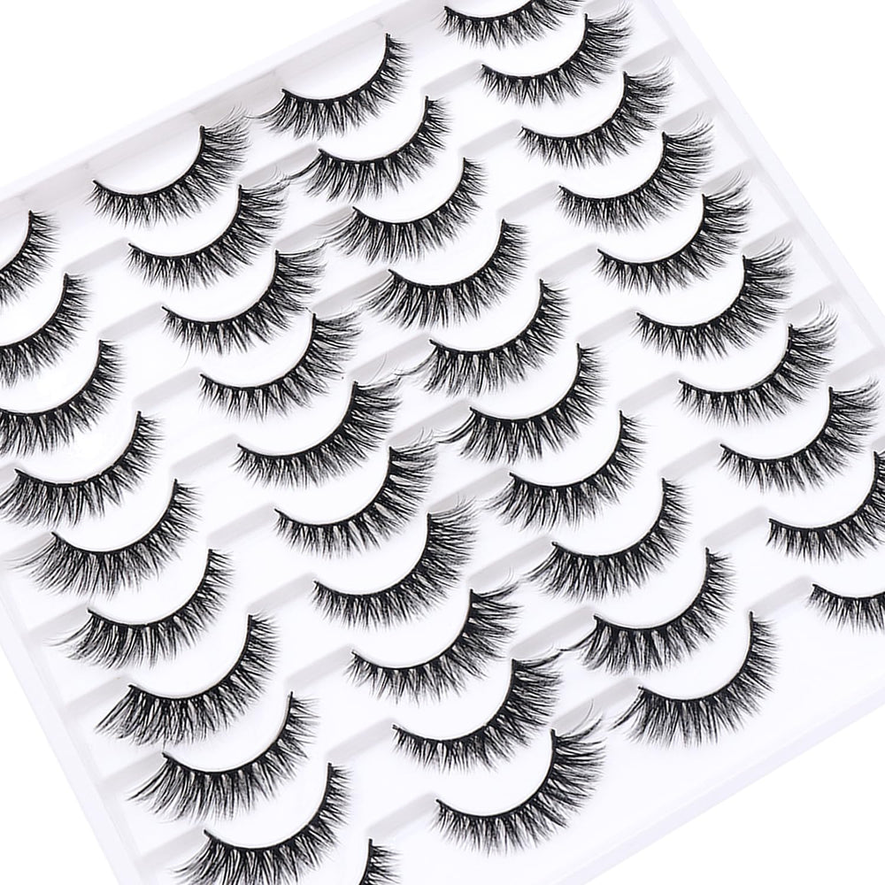 Azenlo 3D faux mink lashes create dramatic cat-eye effect.