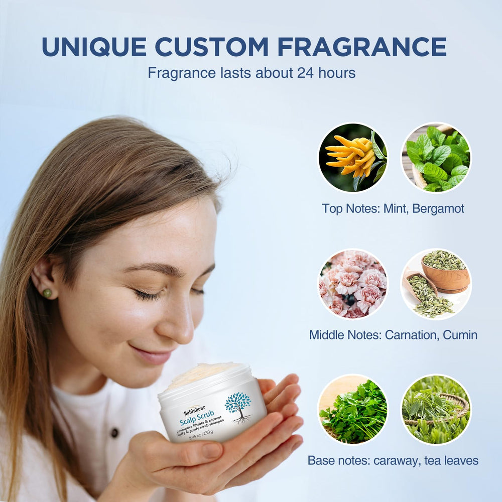 Masaje suave del cuero cabelludo con el exfoliante para estimular la salud capilar.
