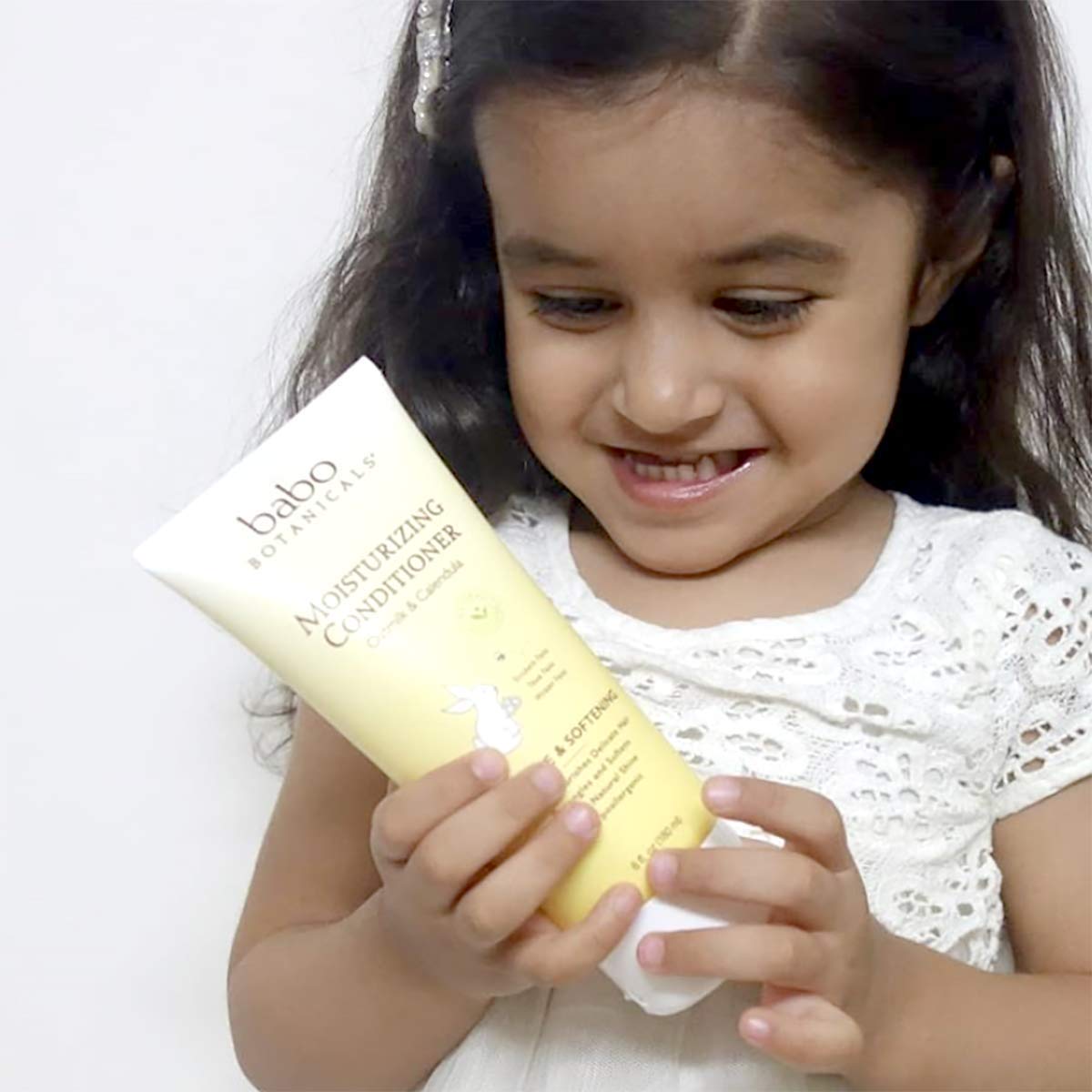Cabello ligero con brillo natural tras el enjuague.