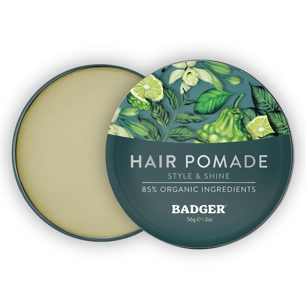 Badger pomada acabado natural y fijación media, ideal para peinados clásicos.