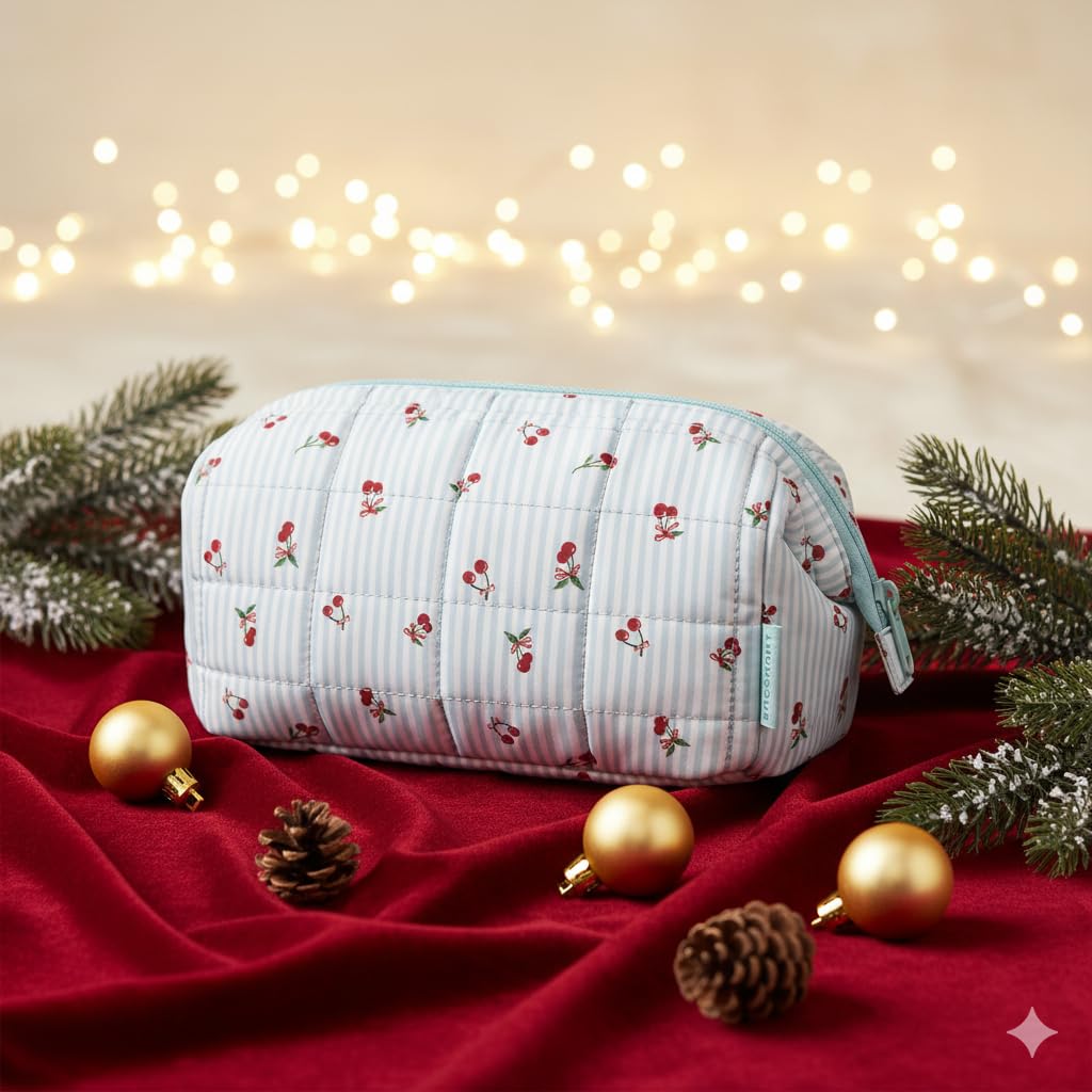 BAGSMART makeup bag spacious interior with pockets for organizing essentials.