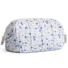 BAGSMART makeup bag with wide opening for quick access on trips.