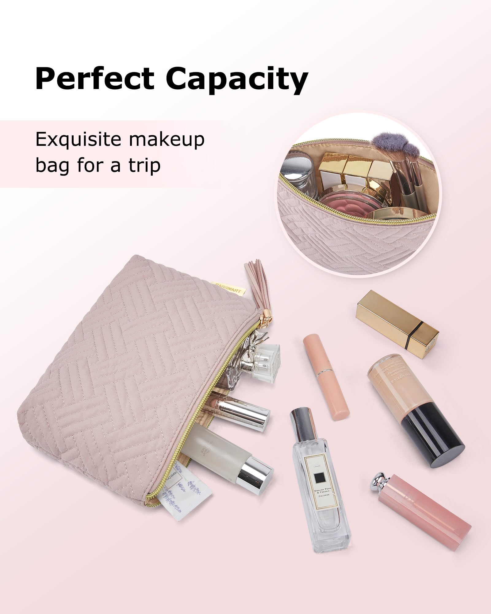 BAGSMART organization pocket helps separate cosmetics and small tech items.