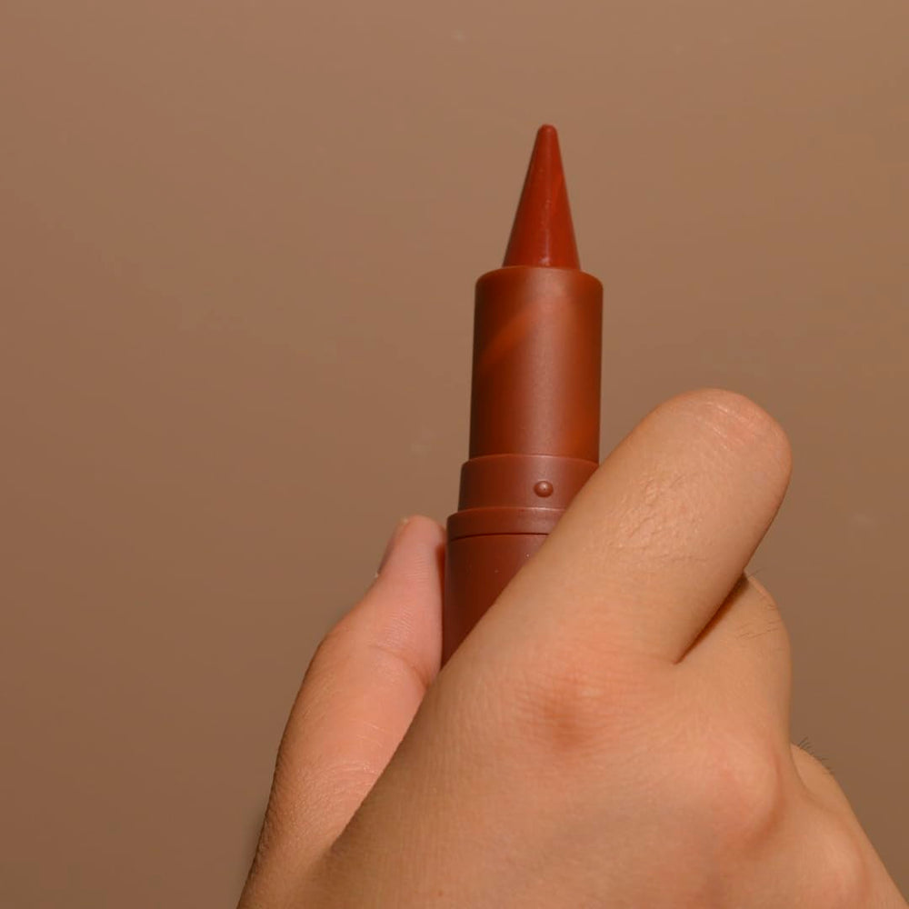 BAISEN DIARY Toffee shade for natural golden nude lips.