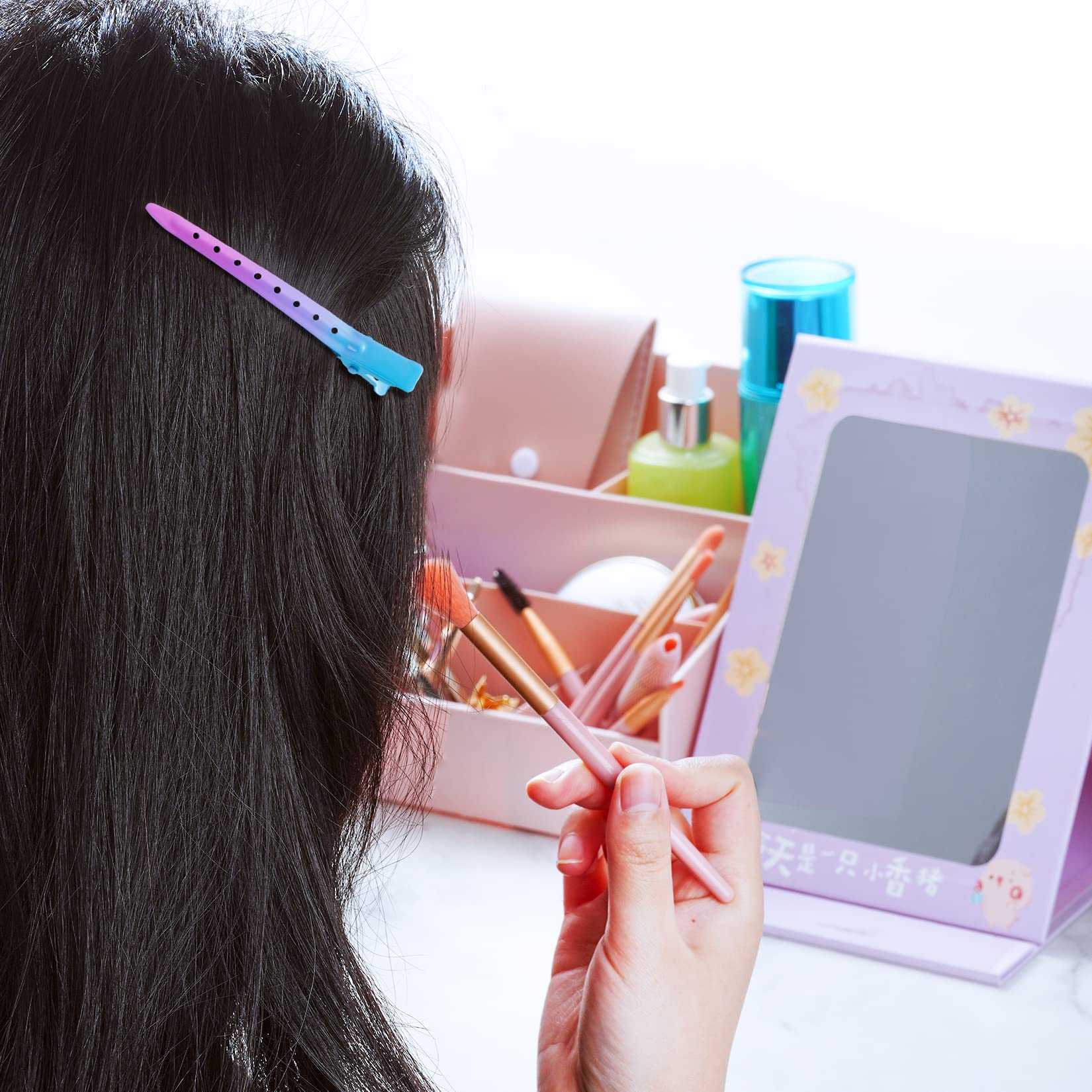 Includes 24 pieces for salon and home use