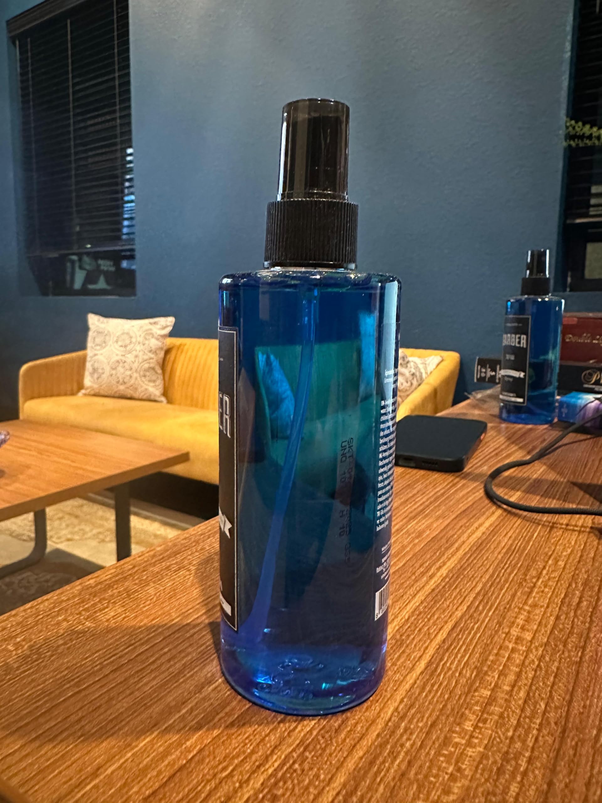 Barber Marmara No2 cap close-up highlighting the spray cap for easy use.