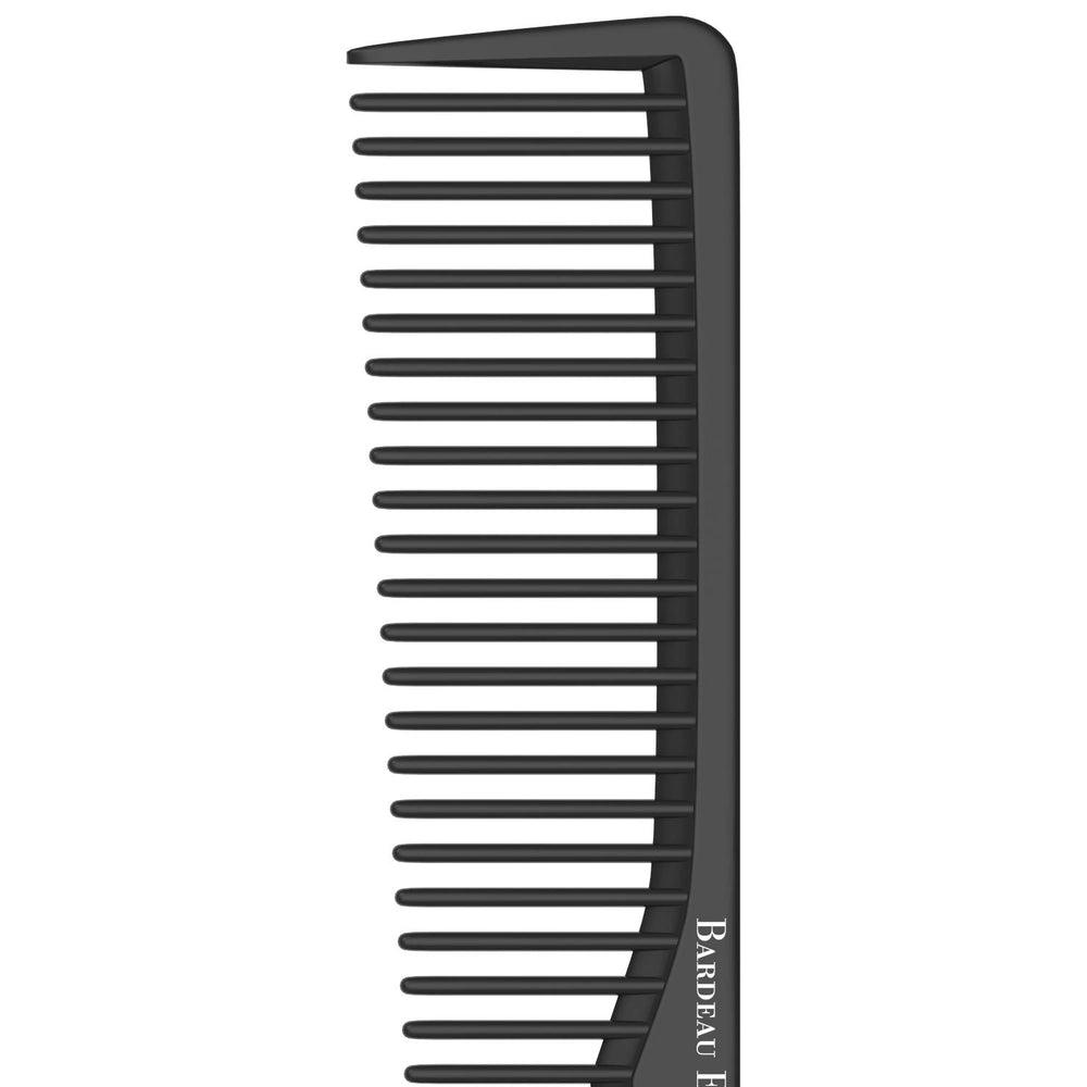 Bardeau Essentials lightweight carbon fiber design reduces hand fatigue.