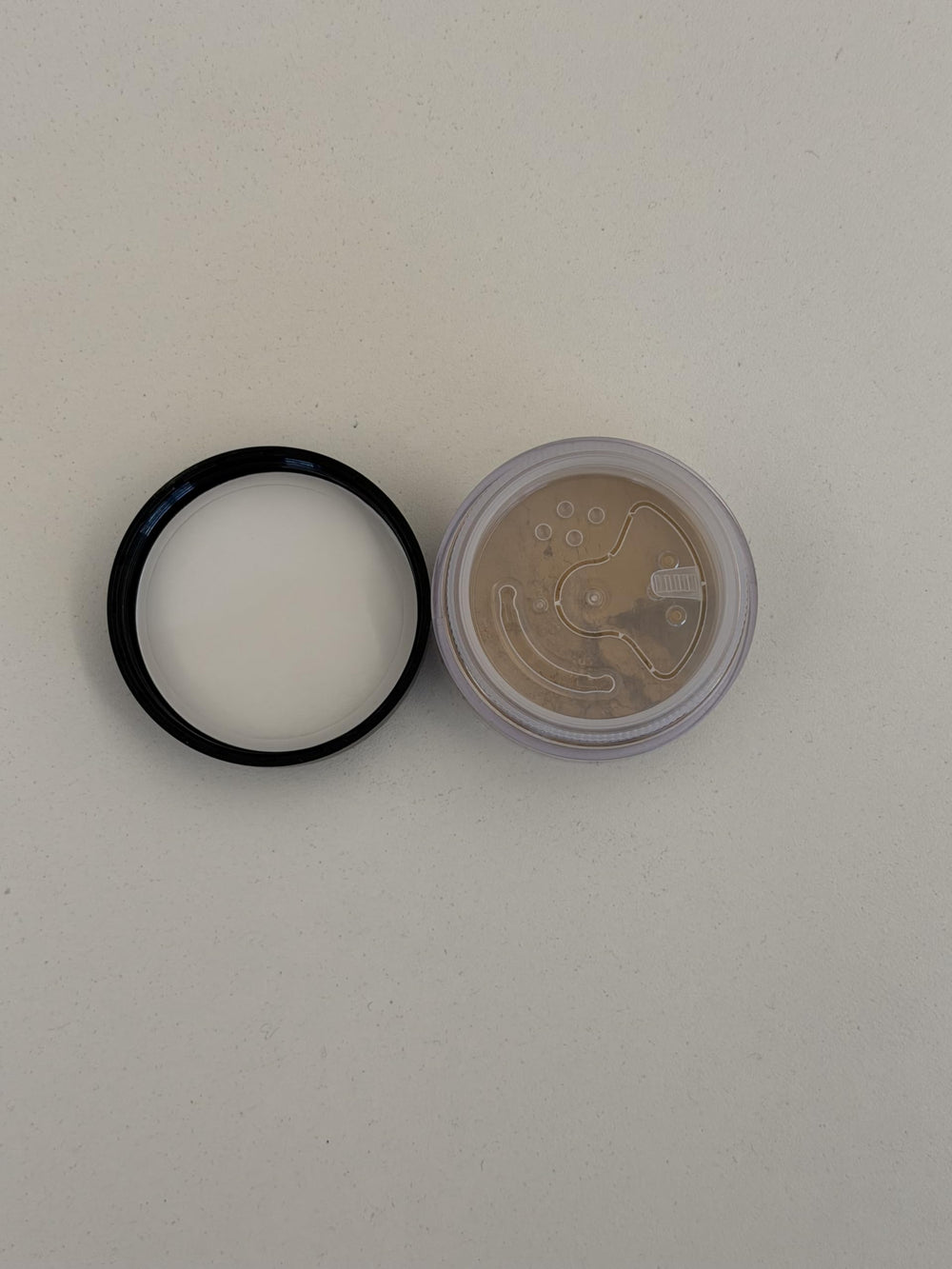 bareMinerals Original Matte Loose Foundation close-up of vegan clean ingredients