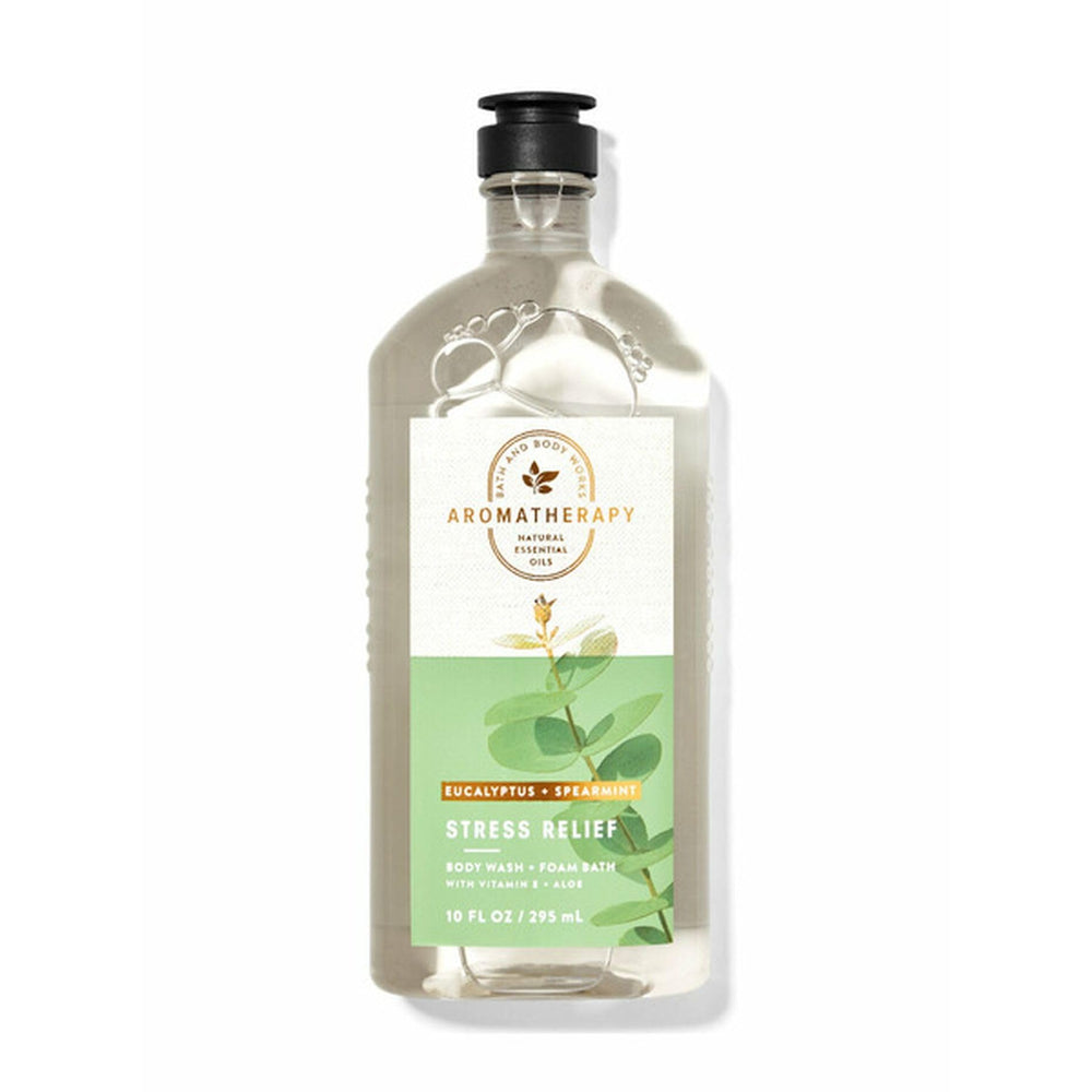 Bath & Body Works gel de ducha eucalipto menta para relajar la mente y nutrir la piel.