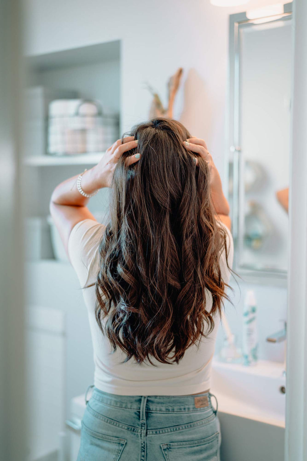 Batiste bottle packaging emphasizes sulfate-free and dye-free formula.