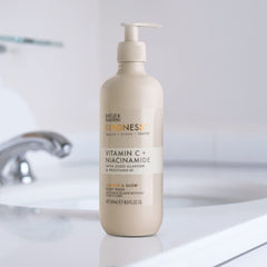 Baylis & Harding Vitamin C Cleanse Glow rinse image captures quick, refreshing wash
