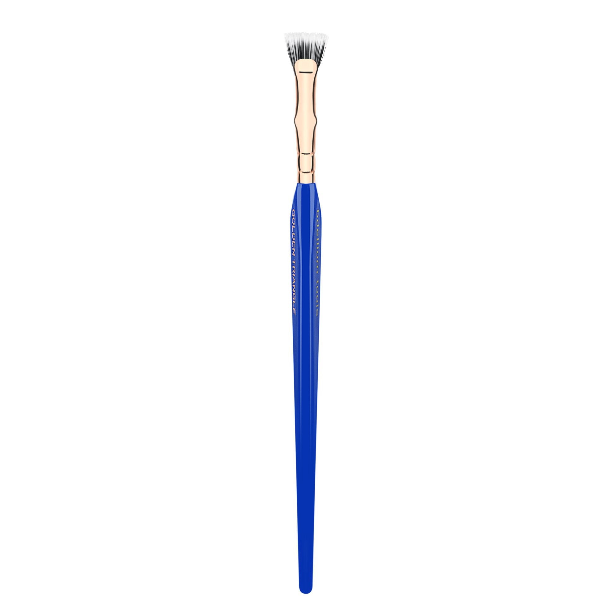 Bdellium mascara brush reaches lashes for defined upper lashes.