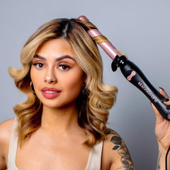 The Beachwaver Co. B1 Midnight Rose heat settings enable gentle styling on different textures.