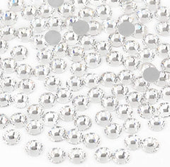 Beadsland cristales SS20 en primer plano, destellos claros para decoraciones.