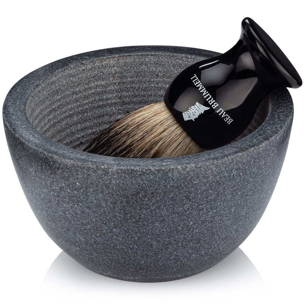 Beau Brummell heat-retention feature enhances comfort during the shave.