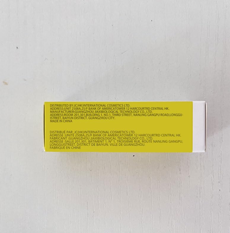 Beauty Glazed lip oil non-sticky wear test demonstrates comfortable lip feel.